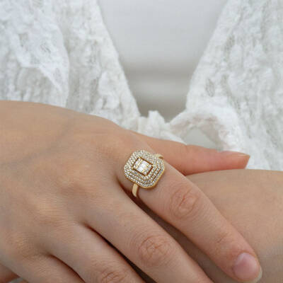 3 Sıra Baget Taşlı Yüzük - 