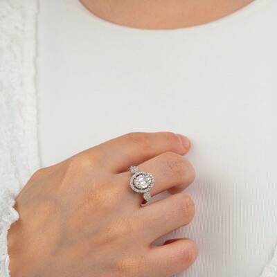 Baget Kenarı Taşlı Yüzük - 