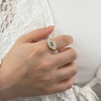 Ortası Mavi Taşlı Yüzük - 