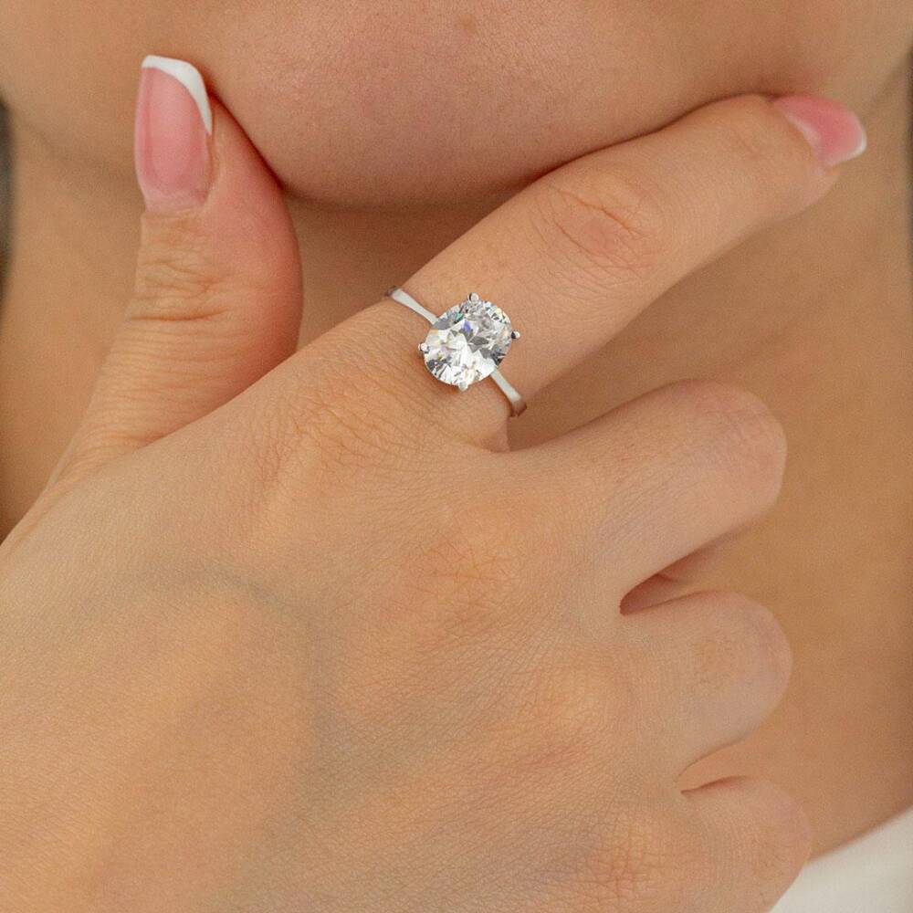 Oval Tektaş Yüzük