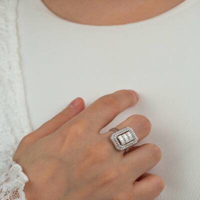 Taş Sıralı Baget Yüzük - 