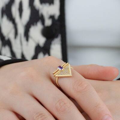 Üçgen Taş Yüzük - 2